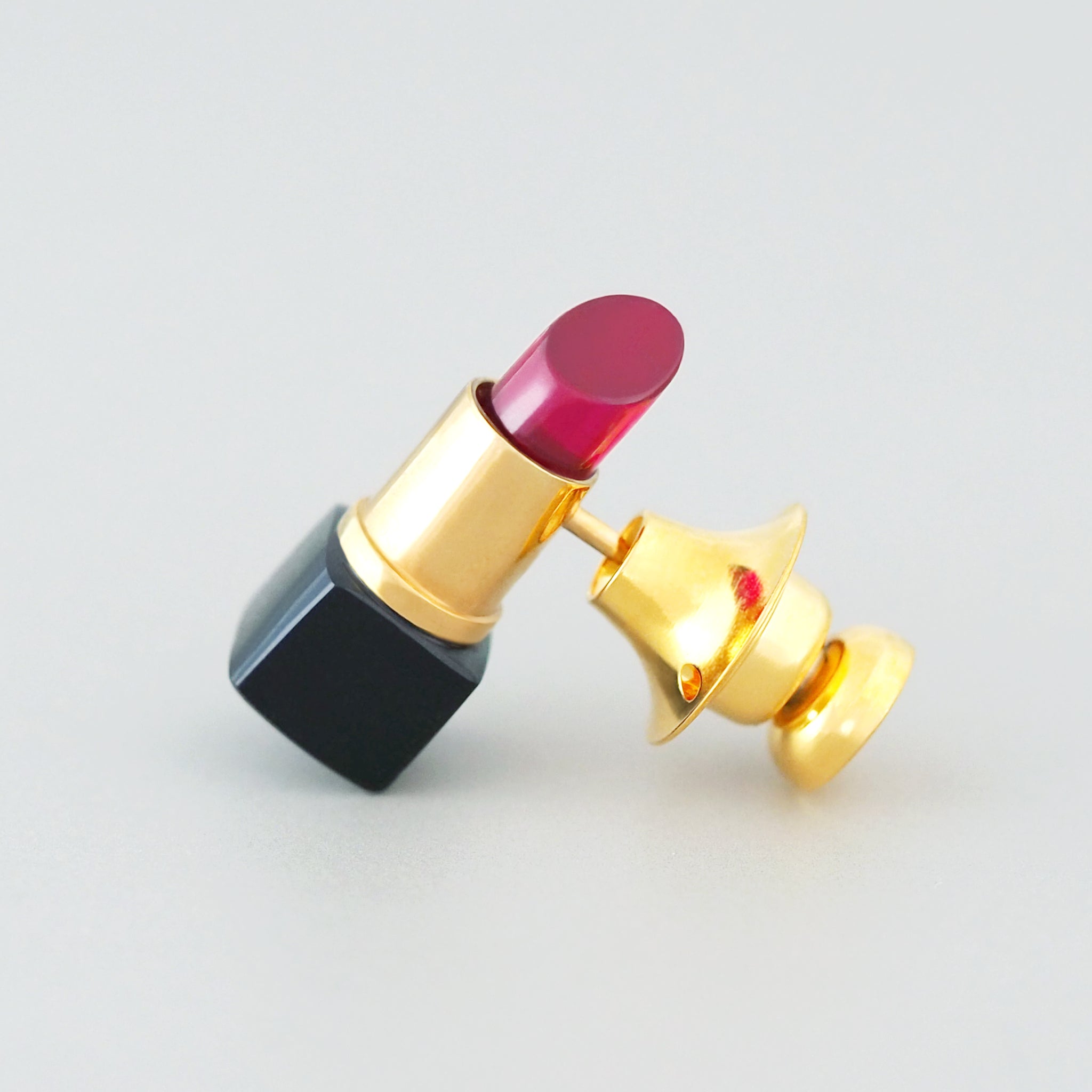 Lipstick Brooch (Ruby)