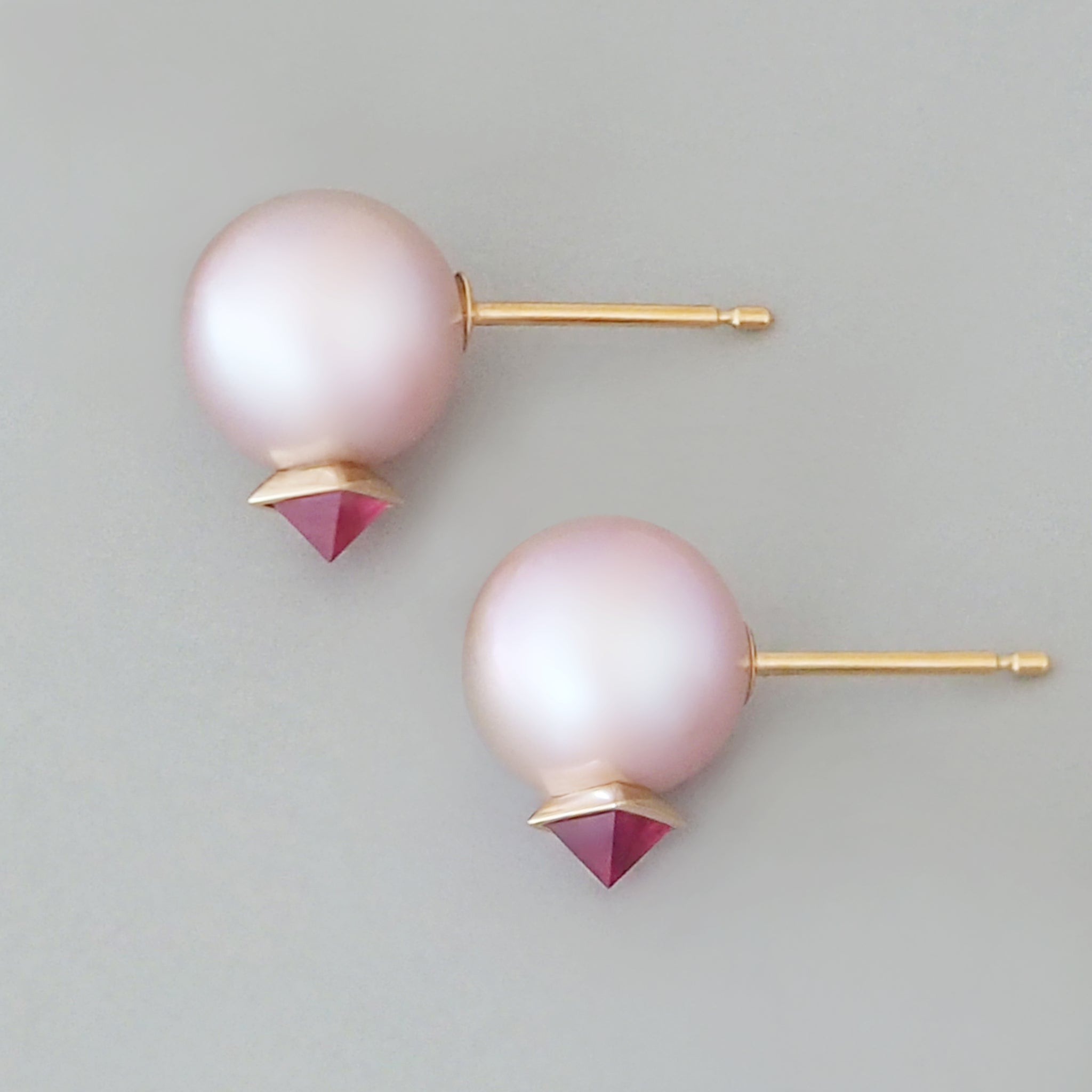 Sugarloaf Pearl Earring (Pink)