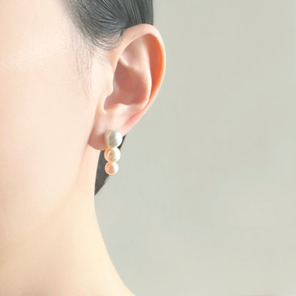 Gradation Trio Pearl Earrings